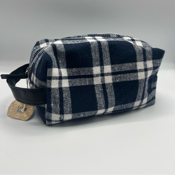 NWT Target Navy Blue and White Flannel Plaid Shave Bag Toiletry Bag with strap - Picture 1 of 8